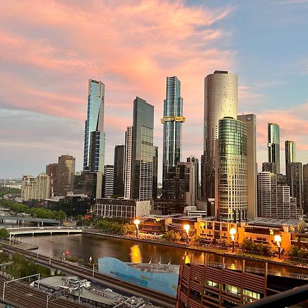 Aura2107, 2 Bedroom Apartment With Balcony, Stunning Yarra River And City Views Мельбурн Экстерьер фото