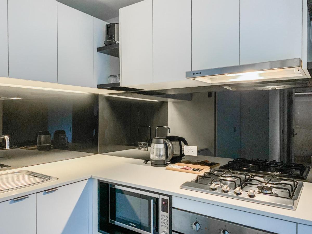 Aura2107, 2 Bedroom Apartment With Balcony, Stunning Yarra River And City Views Мельбурн Экстерьер фото