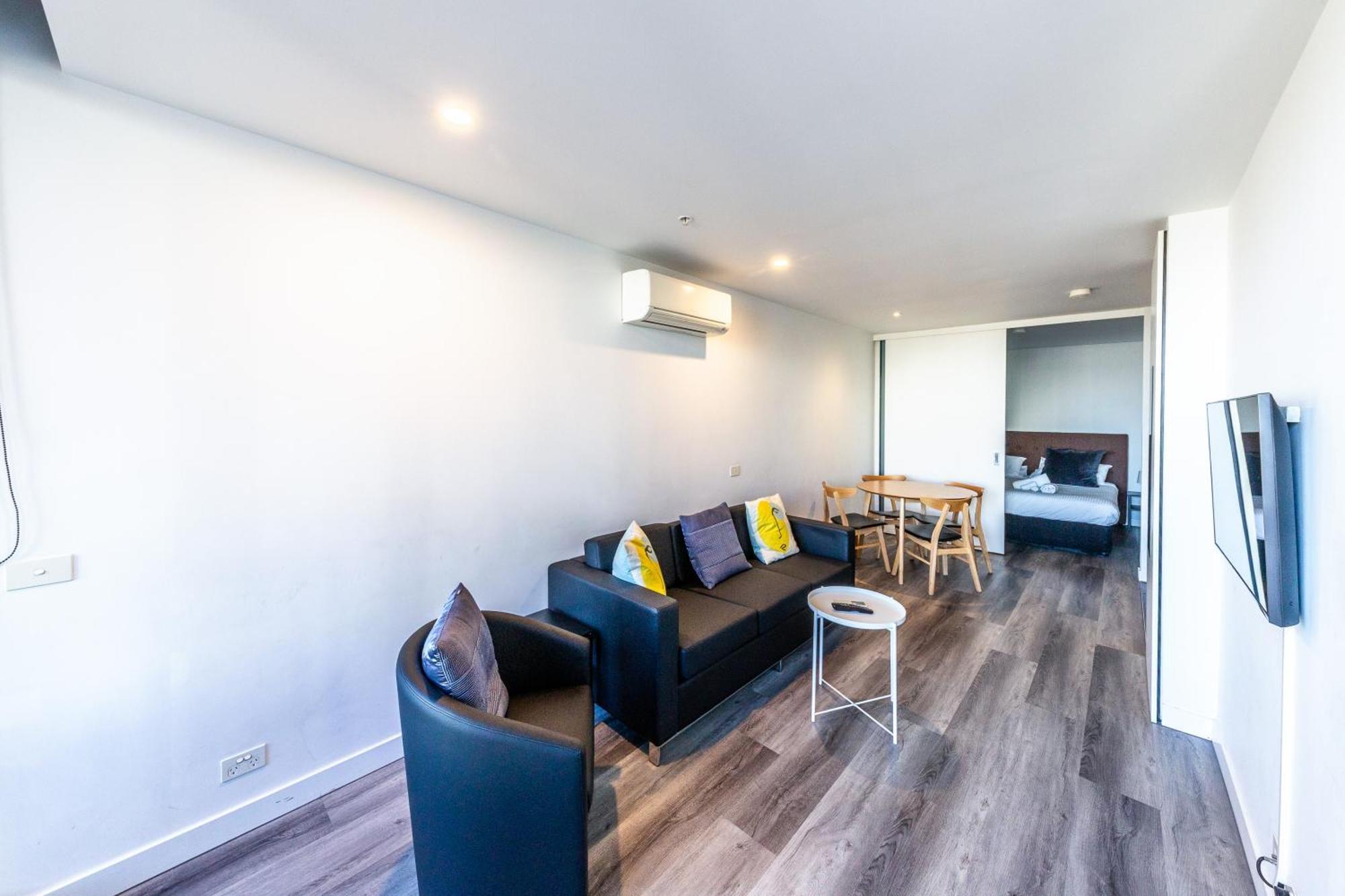 Aura2107, 2 Bedroom Apartment With Balcony, Stunning Yarra River And City Views Мельбурн Экстерьер фото