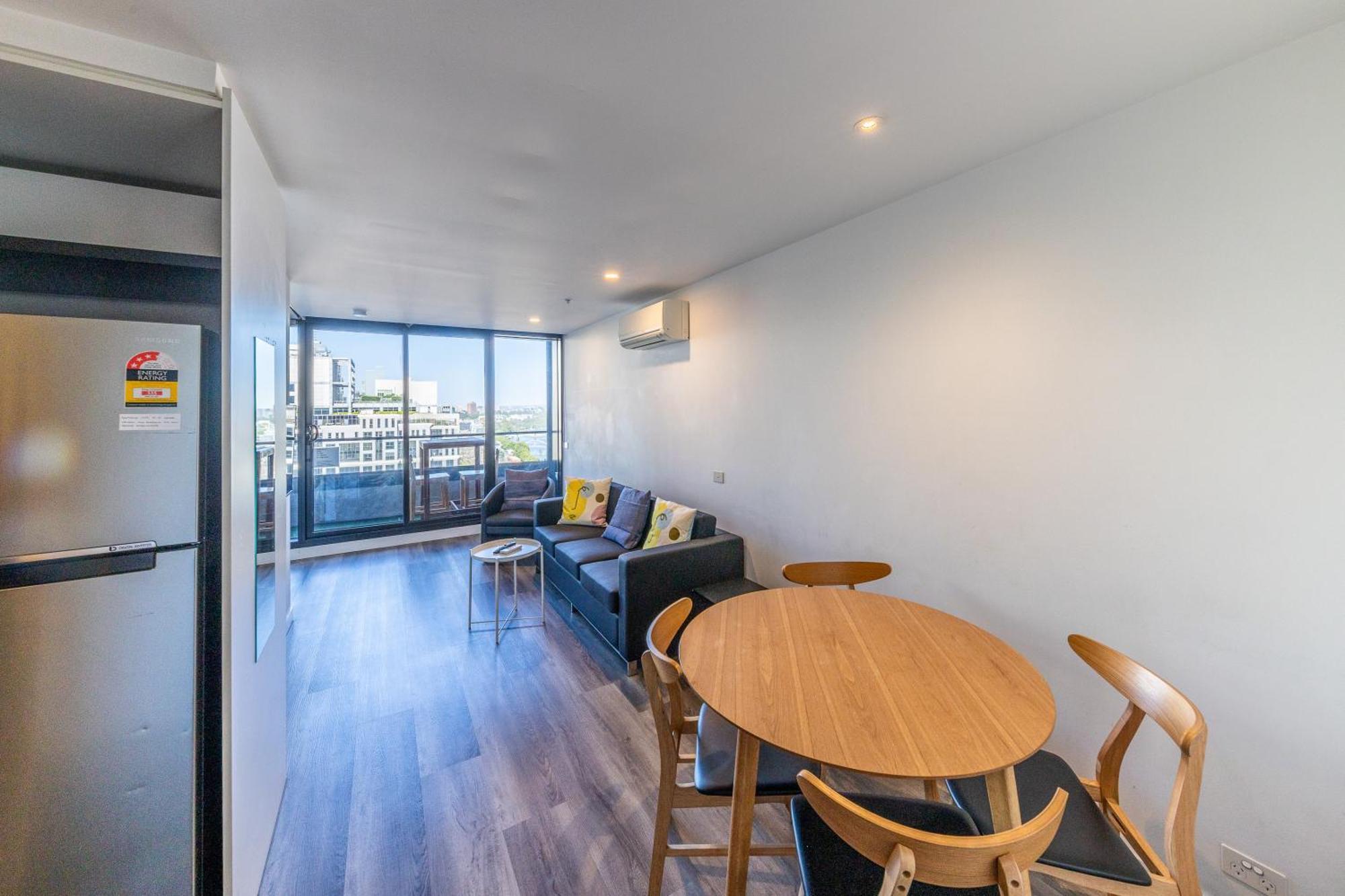 Aura2107, 2 Bedroom Apartment With Balcony, Stunning Yarra River And City Views Мельбурн Экстерьер фото
